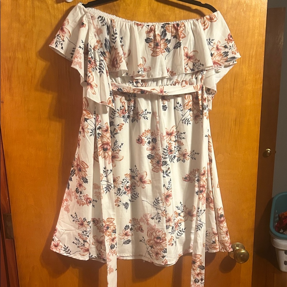 SHEIN Strapless Floral Dress - White and Pink